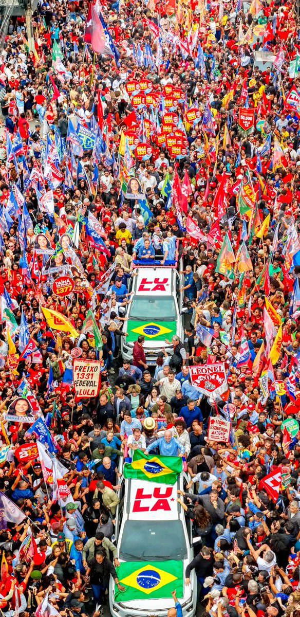 LulaOficial's tweet photo. São Gonçalo nas ruas, mostrando que o Brasil e o Rio de Janeiro estão prontos para mais! ❤️🇧🇷

📸: @ricardostuckert https://t.co/ng9PZhijlb