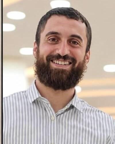 QudsNen's tweet photo. Palestinian Mahmoud Alawna from Jenin, in the occupied West Bank, before and after his release today following two years in Israeli occupation prisons. https://t.co/mgOqMQ4R8f