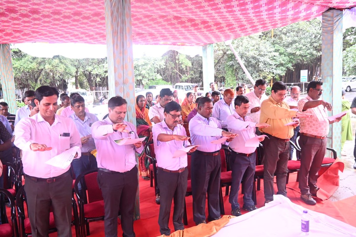 anirudhavik's tweet photo. Today at IFFCO Paradeep, we proudly took the Swachhta Pledge on the occasion of Swachhta Diwas 2026, reaffirming our commitment to cleanliness, sustainability, and community participation. Guided by this year's theme, “Swachhata Mein Sahbhag; Swachh Bharat, Viksit Bharat”, let us work together to build a cleaner, greener, and developed India. 🇮🇳♻️ #SwachhtaDiwas2026 #SwachhBharat #ViksitBharat #IFFCOParadeep