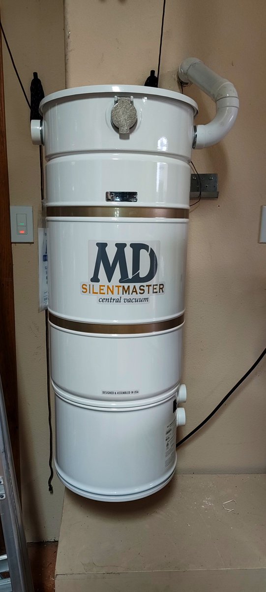 PerformanceVac's tweet photo. We do  fast professional central vacuum repair.
This 20-year-old unit was ready to get changed out with something more modern and dust free from @MDCentralVacs 
#repair #Colorado #coloradohomes #denver #Centralvacuum https://t.co/1smsGIHhWP