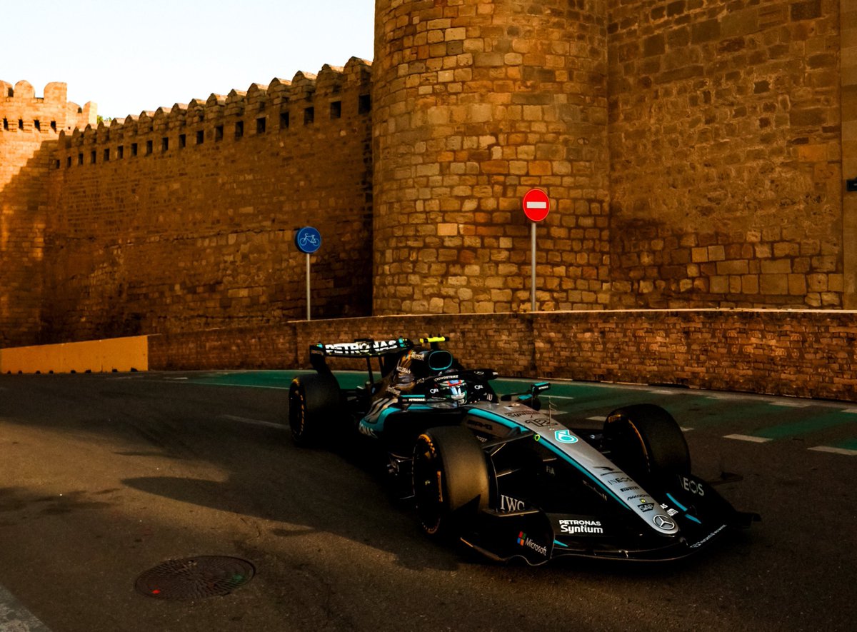 ruben_plaza98's tweet photo. Libres terminado, mañana a por la quali en Bakú, FORZA KIMI.
#KA12 #Antonelli #Mercedes #F1 #AzerbaijanGP #AzerbaiyanDAZNF1 🇦🇿 https://t.co/gXxGXW1GqW