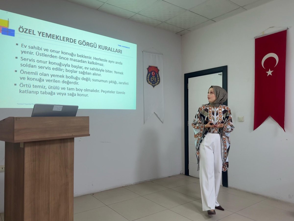 mauomerlimyo's tweet photo. Yüksekokul Müdürümüz Sayın Öğr. Gör. Amine YÜREK, Mardin Denetimli Serbestlik Müdürlüğü personeline yönelik “Kamusal Yaşamda Protokol Kuralları ve Etkili İletişim Becerileri” temalı bir seminer gerçekleştirdi. https://t.co/nF7ewHUCAf