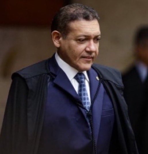 NewsLiberdade's tweet photo. 🚨URGENTE - Alessandro Vieira pede impeachment de Kassio Nunes Marques por atuação do ministro no caso Master https://t.co/OLfRpVYinE