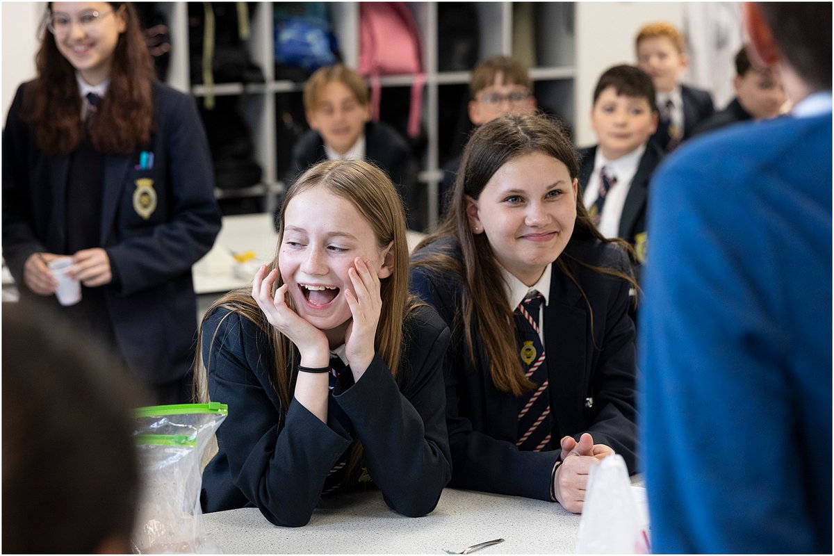 _EngineeringUK's tweet photo. Engineering shapes all parts of the food system. We're supporting the thunderclap from @fromIGD to champion #WorkExperience. Help young people explore careers &amp; build skills. Organisations across the food system should support on @LinkedIn 28 Sep-1 Oct https://t.co/7FTjLMM3Yj https://t.co/vR4DjdLV6f