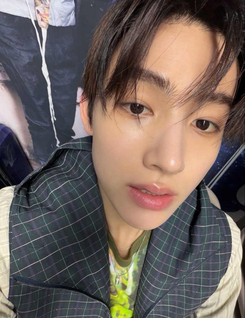 divaeomji_'s tweet photo. 🧤🫣

#COERSelcaDay #CORTIS #SEONGHYEON https://t.co/hqty4J72FX