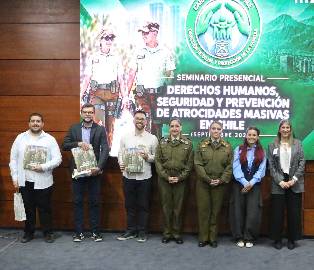 CarabDDHHyFam's tweet photo. Reafirmando su compromiso con la capacitación continua de los Instructores de DDHH de @Carabdechile, con gran éxito finaliza el “Seminario Presencial: Derechos Humanos, Seguridad y Prevención de Atrocidades Masivas en Chile” realizado por @GenPrev y @CarabDDHHyFam. https://t.co/9OddXidNdP