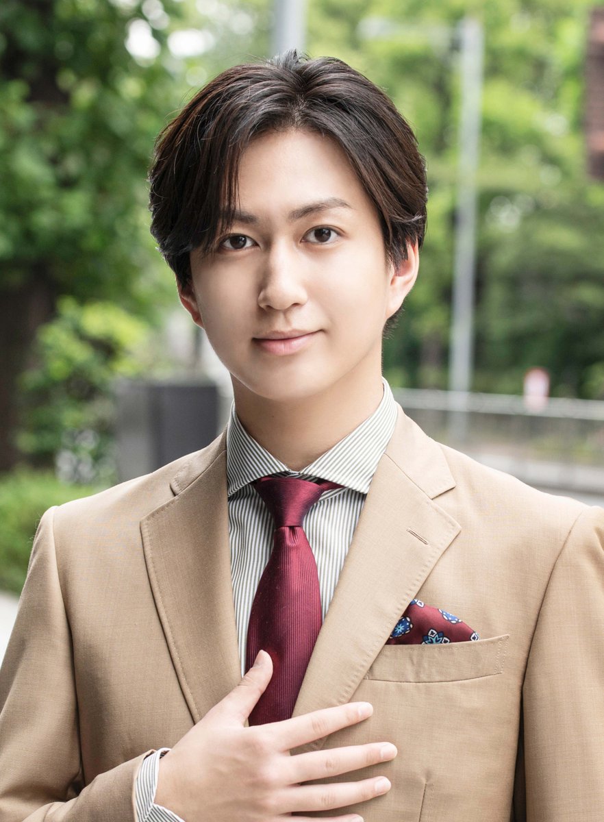 oricon's tweet photo. 📺M!LK吉田仁人主演
『溺愛　～ 実は、最強ヒーロー ～』
⠀
ヒロインは桃月なしこ
「スカッとする展開も含めて、楽しみに」
⠀
クズ彼氏役はSUPER★DRAGON・池田彪馬
「“クズ役”を演じることが楽しみ」
⠀
🔻コメント全文
https://t.co/fkvL0WE0HY https://t.co/c7BEr5ZoJx