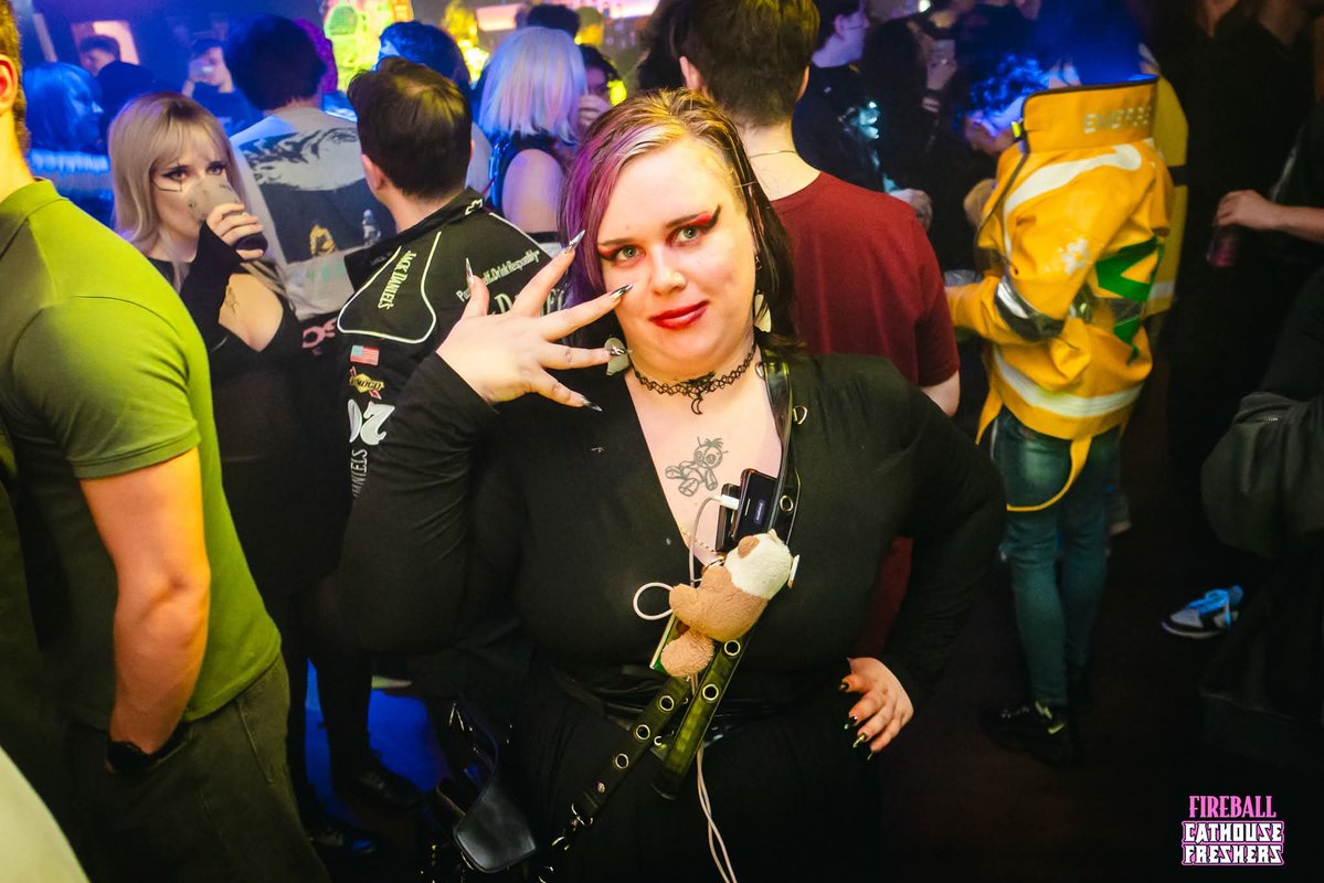 gothicenbybish's tweet photo. Actually love this look. Wearing the nails again on Sunday. Head over to @FeralPyre for con pics and updates https://t.co/lIcmwoFZ7E