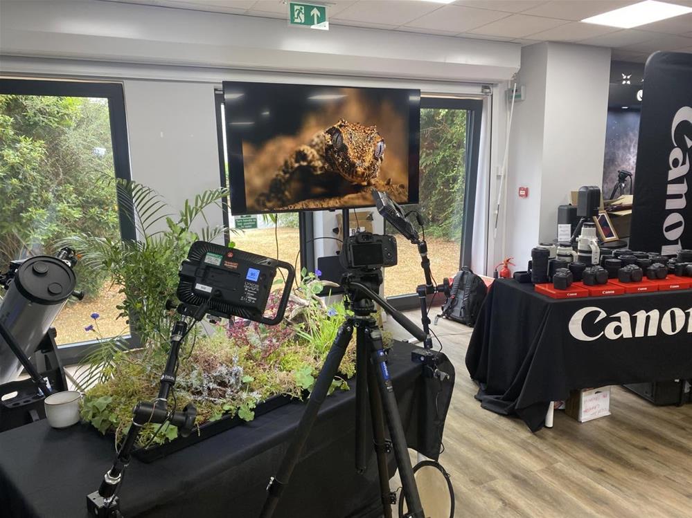 jessops's tweet photo. DON'T MISS OUT ON THIS FREE EVENT! 🎉 Saturday 25th September, join Canon and Wild Arena for a day of macro fun at our Sheffield Meadowhall store.

You'll have access to all the latest Canon kit to test and use on the day! Find out more 👉🏼 https://t.co/kx7XawWE7v https://t.co/obq539gudD