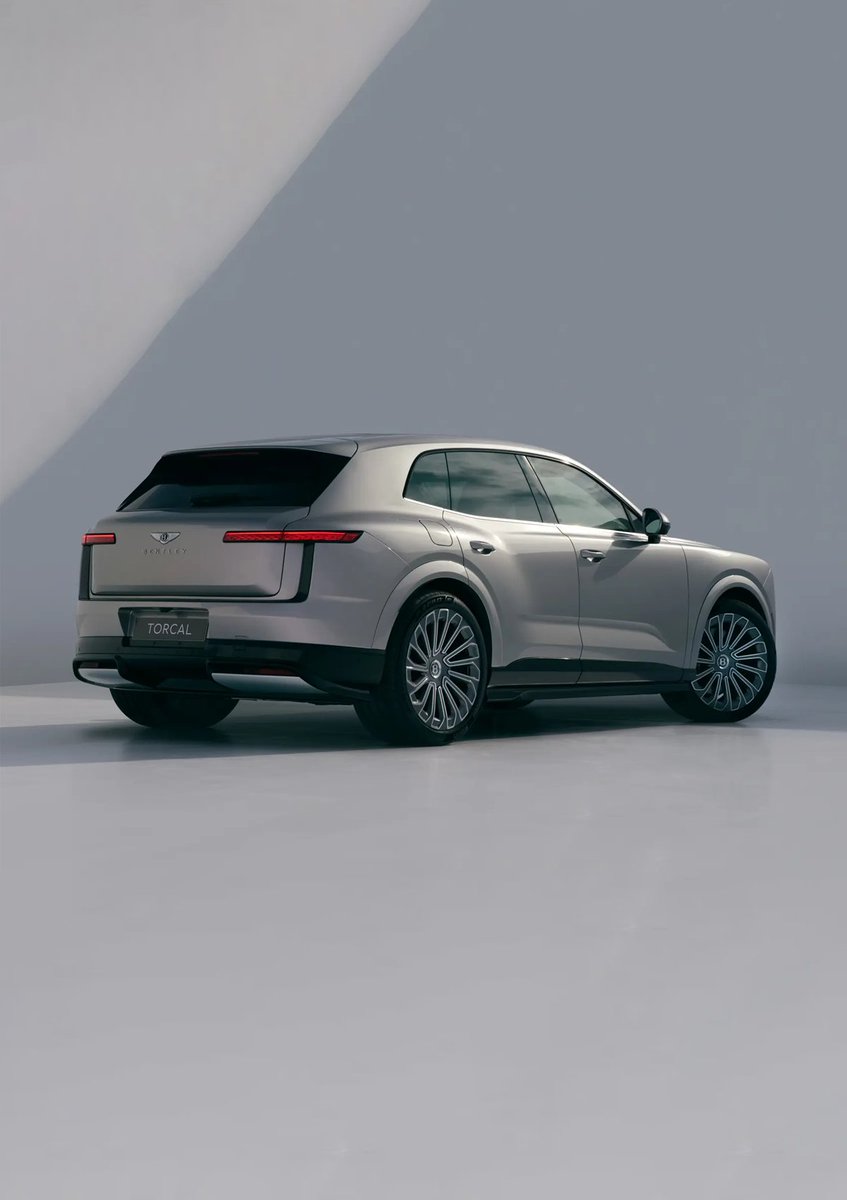 InternetH0F's tweet photo. Bentley unveils the Torcal, its first ever electric vehicle starting at $230,000

The car comes with a synthetic engine sound built from real drum recordings to replicate the rhythm of its iconic V8 https://t.co/Ia4dNebrWT