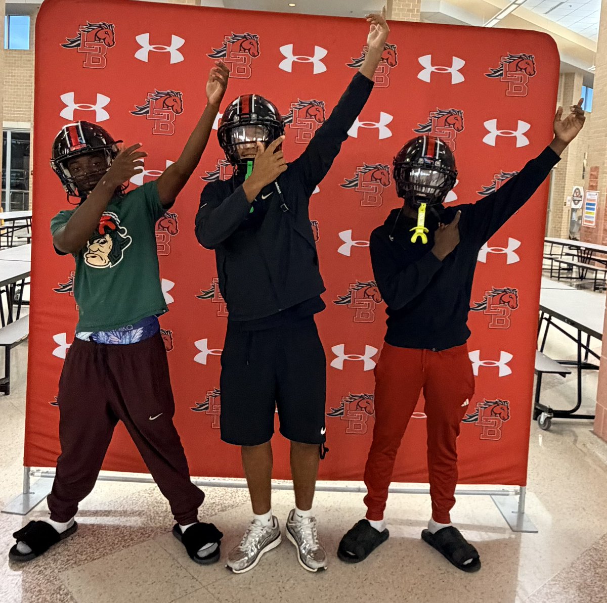 KennanDensmore's tweet photo. Decals with mom and some pics with the boys. #wts #theranch #outlaws @legacybroncofb @CoachAllenHC @TylerJack7_ @Coachshelton101 @CoachChristianJ #village #thankyoumom #fyp #fypシ゚viral #earnednotgiven https://t.co/nSjwM4XI20