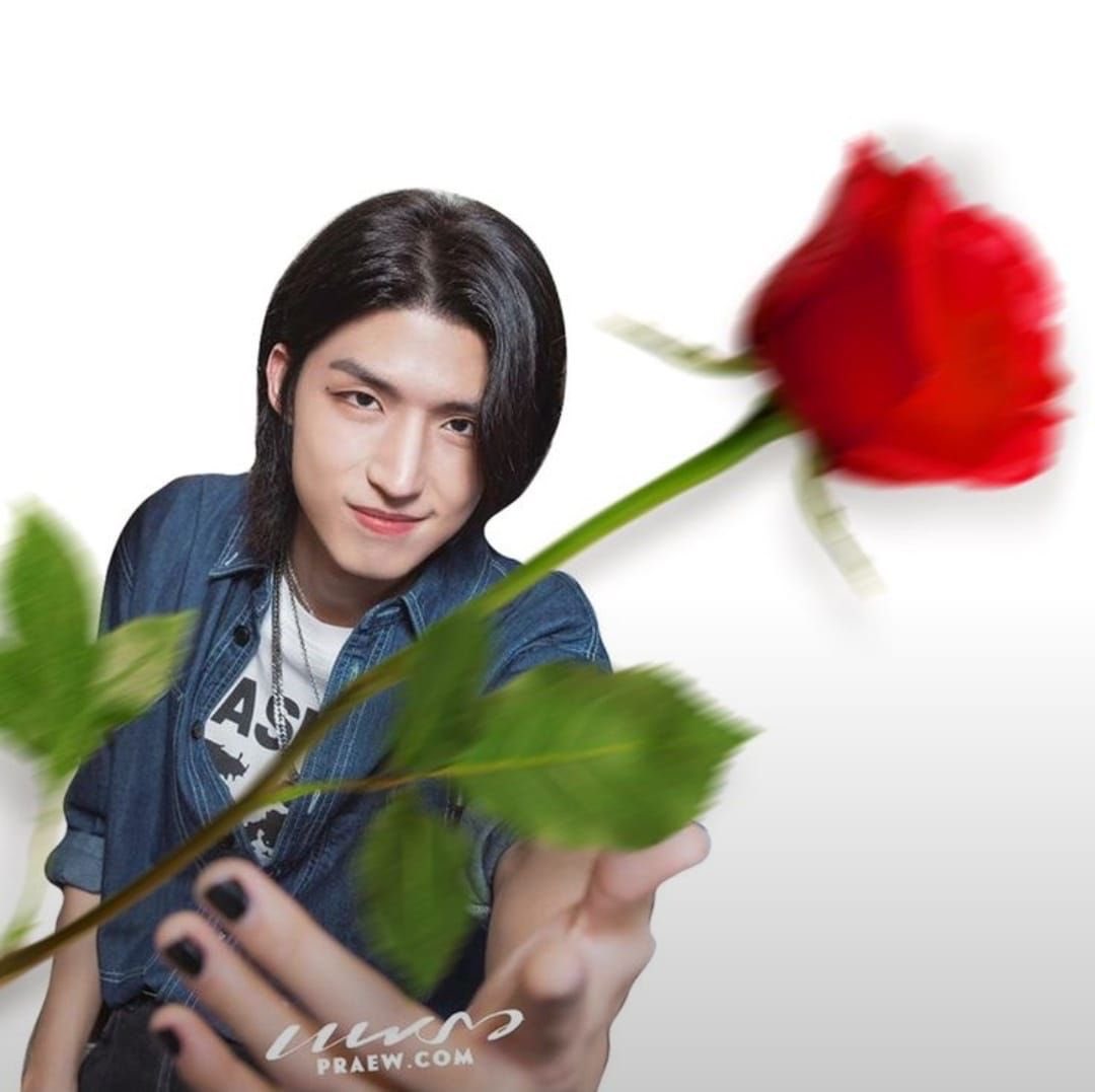junhanyy's tweet photo. @jieseokk aduh gemesnyaa, setangkai bunga untukmu https://t.co/61ekyk8gDw