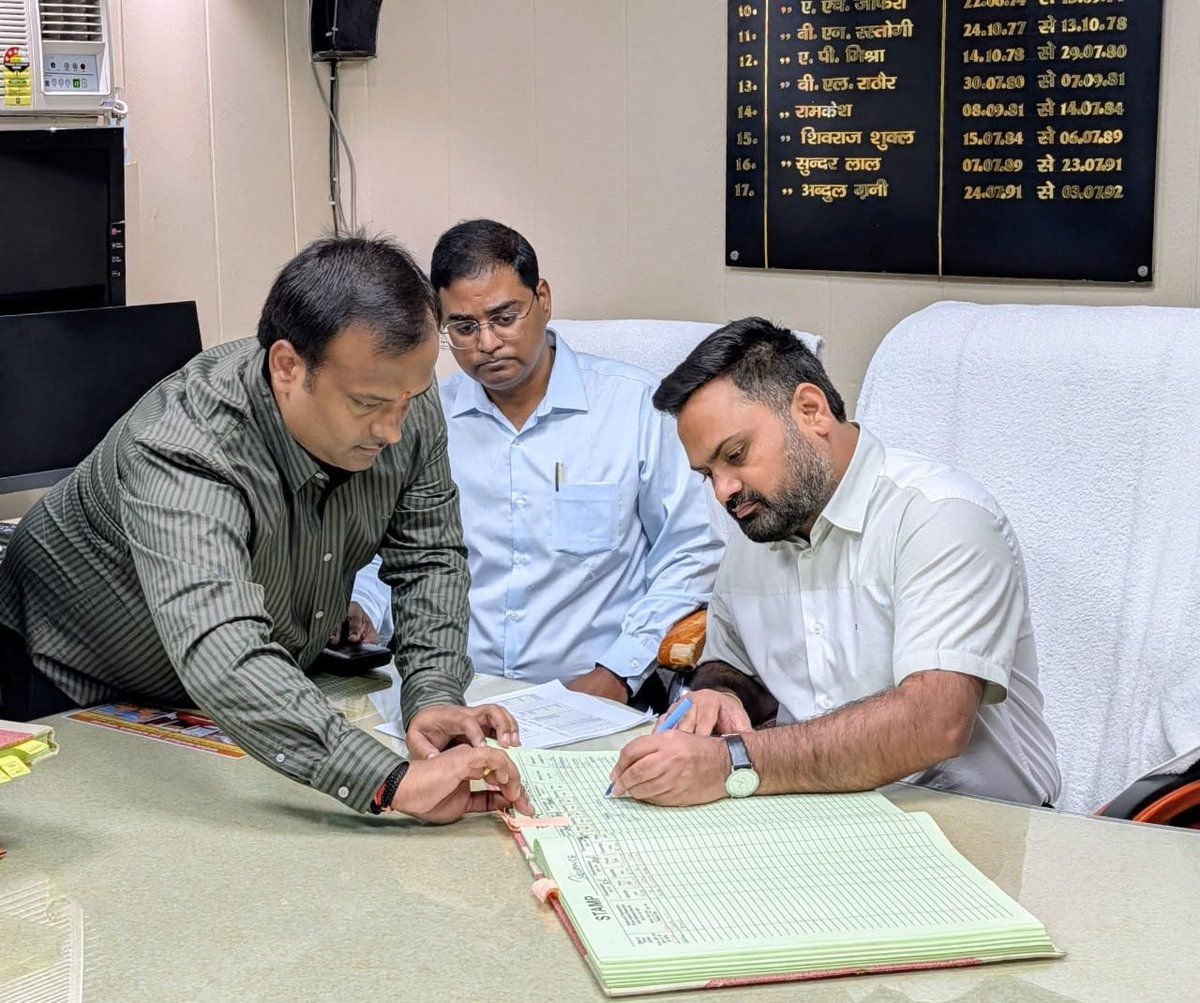 MSTawarIAS's tweet photo. Kanpur — a city of heritage, enterprise, resilience and endless possibilities.

Honoured to begin a new chapter here as District Magistrate. Looking forward to working with the people of Kanpur and contributing to the city’s continued growth and development. https://t.co/9e5b1bMWdo