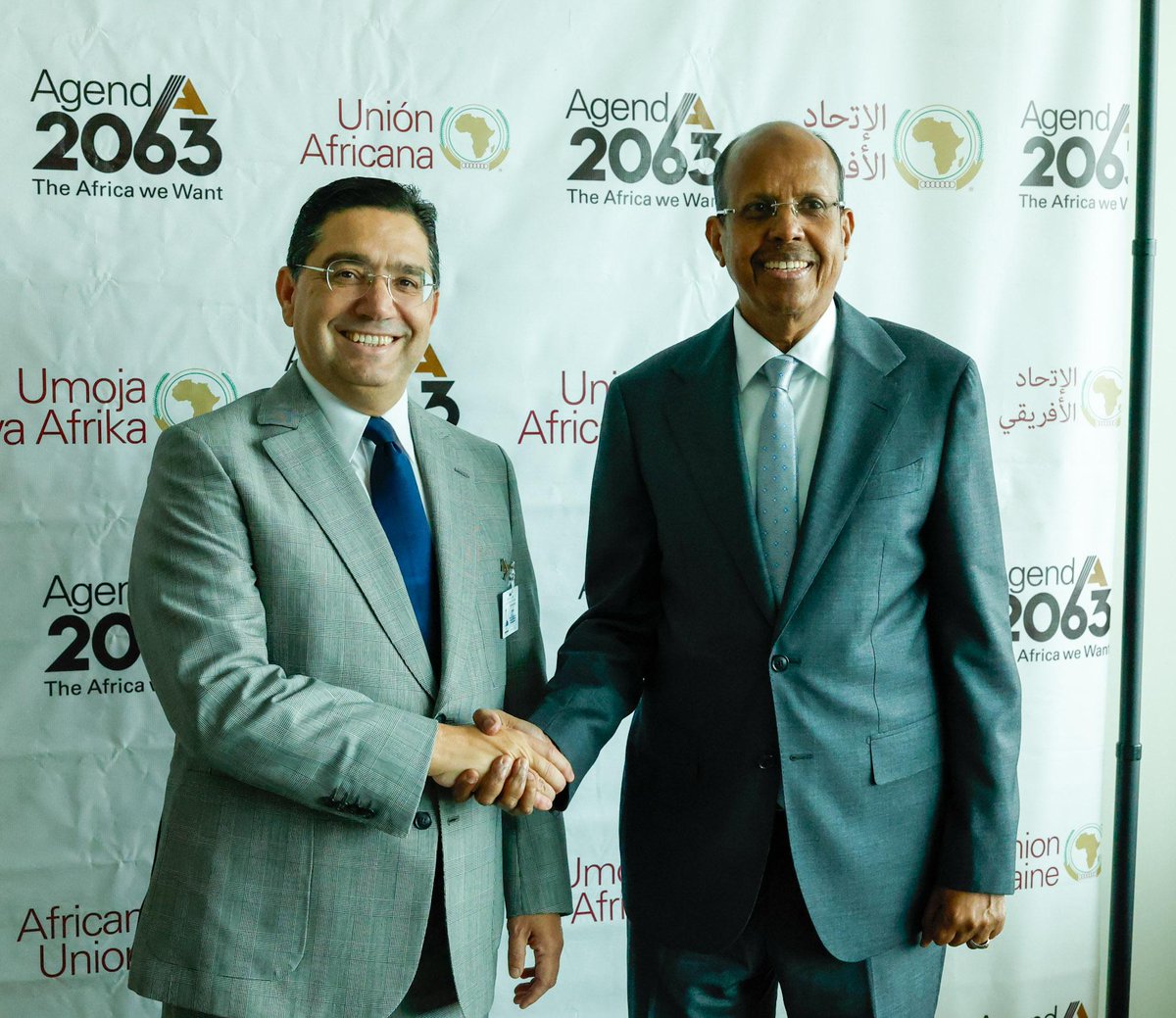 _AfricanUnion's tweet photo. التقى رئيس مفوضية الاتحاد الأفريقي، السيد محمود علي يوسف، بوزير الشؤون الخارجية والتعاون الأفريقي والمغاربة المقيمين بالخارج في المملكة المغربية،  السيد ناصر بوريطة، على هامش الدورة الحادية والثمانين للجمعية العامة للأمم المتحدة بنيويورك.
وتناولت المباحثات تعزيز التعاون بين الاتحاد الأفريقي والمملكة المغربية، وأولويات القارة، وتحديات التكامل والتنمية في أفريقيا.
وجدد الجانبان تمسكهما بالتعددية وحرصهما على تعزيز استجابات أفريقية منسقة لخدمة السلام والاستقرار والازدهار في القارة.

https://t.co/xPTjdGrGws