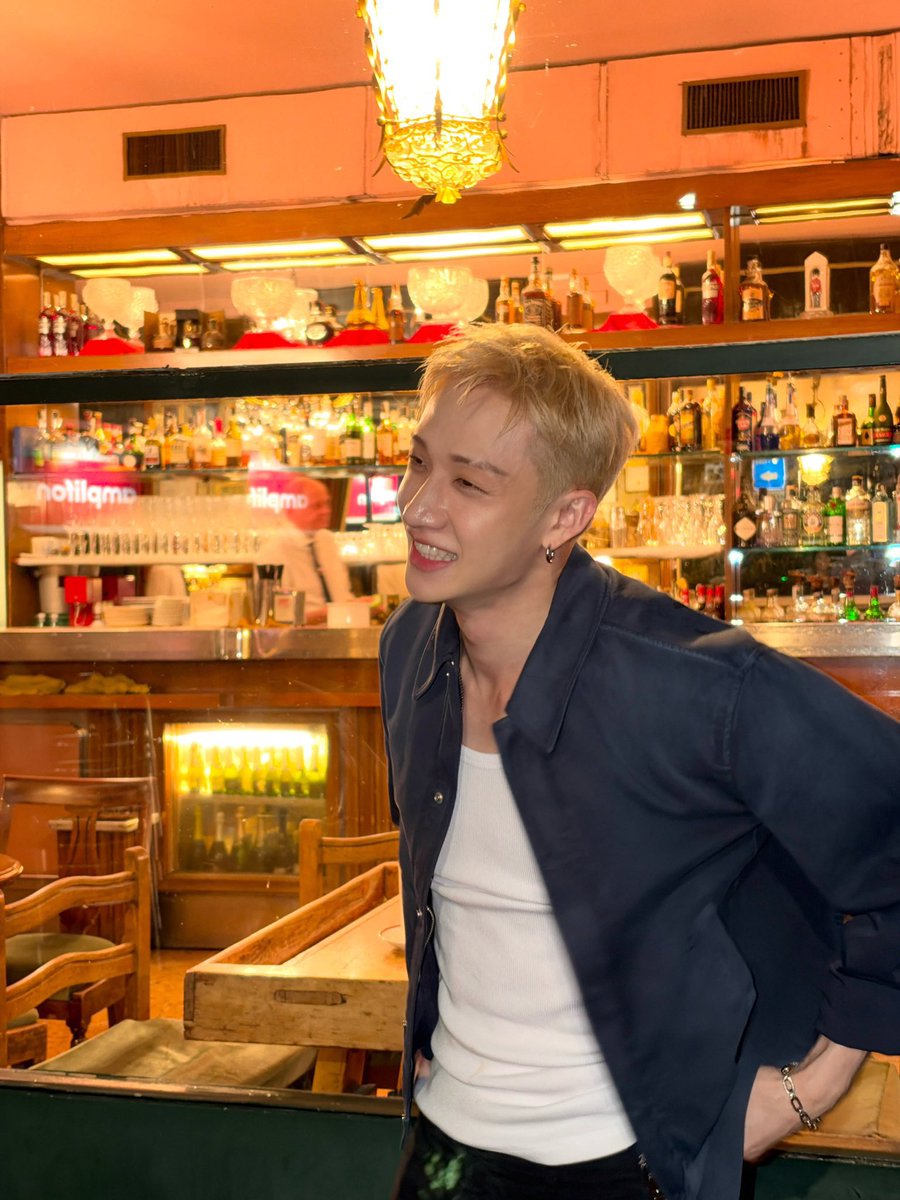 gojoskz's tweet photo. ninguém no mundo tem um catalogo boyfriend material maior que o do bang chan e isso me encanta https://t.co/bhB5HnrwmT