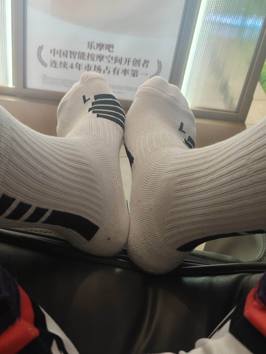 lwglwlw's tweet photo. 唉放假了也是一个人 有木有广州东莞深圳的dd找我玩真的好难过(｡•́︿•̀｡) https://t.co/VRMUkp9vTB