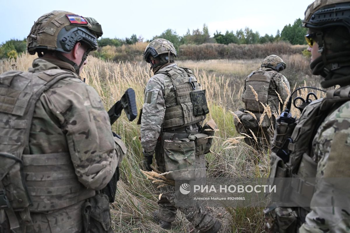 TheGreyPatriot_'s tweet photo. 🇷🇺 Today's training of troops from 83rd Separate Air Assault Brigade from Group of Forces "Sever" in Sumy Oblast.
Many AK-12Ks spotted.
Part 1 of 4
#Russia #Russian #Russians #Today #SVO #RIA #Military #Army #Training #Tactical #Paratroopers #Airborne #AK12K #Multicam https://t.co/3fbrkTaNZI