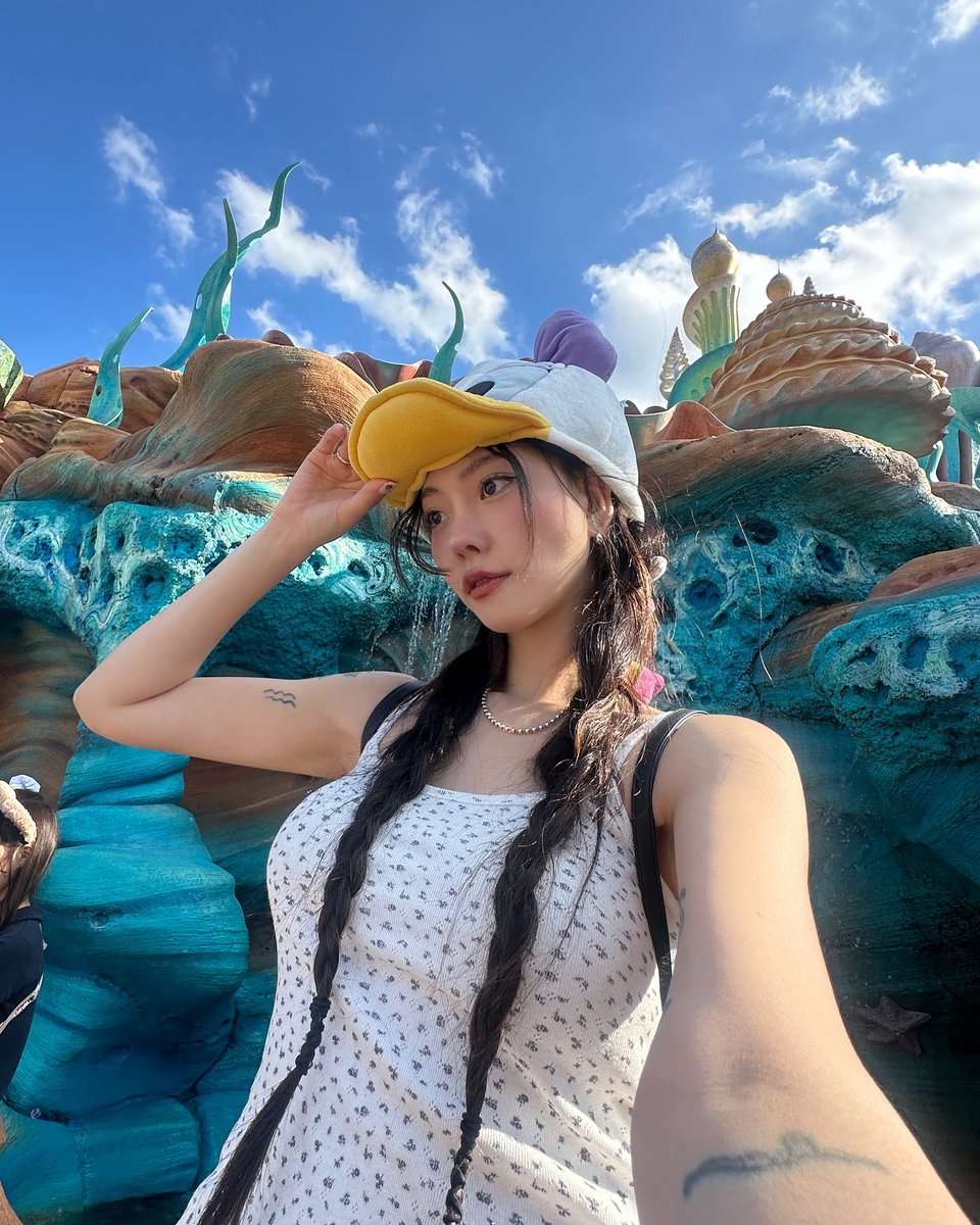 GonzoMD27's tweet photo. Howdy! 🌻 Don’t forget: there’s magic in kindness, sprinkle it everywhere you go. 🌻
rLAOp https://t.co/SU7emClgz6