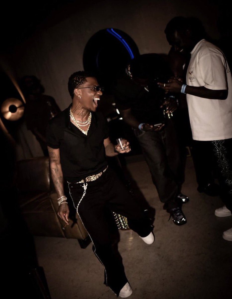 Guccistarboi's tweet photo. Joy giver WIZKIDAYO! https://t.co/HXGTR7havx