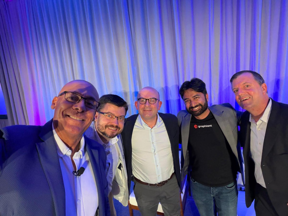 GraphiantHQ's tweet photo. @GraphiantHQ joined industry leaders at #Mplify Boston, where our CEO @theuncagedali joined a panel hosted by @Rmota of #ACG , to explore “Building Resilient Networks for the #AI Driven Enterprise.”

Thanks to everyone for their insights.

#NaaS #NetworkTransformation #Graphiant https://t.co/SJNLBKW6zj