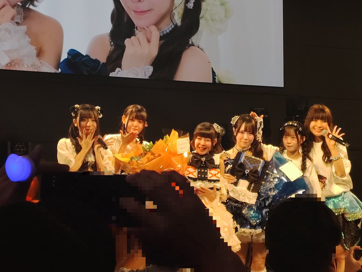 fuuuao_'s tweet photo. 🧡うるるん卒業公演💙
卒業おめでとうだよ🫶🏻︎💕︎︎😭

#ゼロキョリハーツ
#えいるん静かにして
#ﾅﾉﾁｬｰ https://t.co/61p5T27lCC