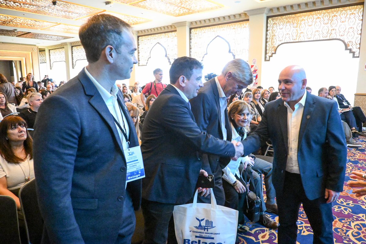 Gus_Sastre's tweet photo. Hoy encabezamos la apertura del 4° Congreso Inmobiliario de la Federación Inmobiliaria de la República Argentina que se está desarrollando en Puerto Madryn, en una muestra más de los excelentes resultados que genera el trabajo conjunto entre el sector público y el privado. 

Es muy importante que este encuentro se lleve a cabo acá, teniendo en cuenta que el sector inmobiliario tiene mucho que ver con el crecimiento demográfico de nuestra ciudad, que es la segunda de mayor ampliación poblacional de la República Argentina.