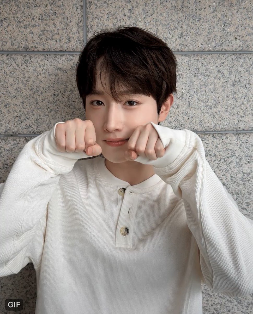 welina417's tweet photo. ✊🏻🥺✊🏻 https://t.co/qr6YIp3iF3