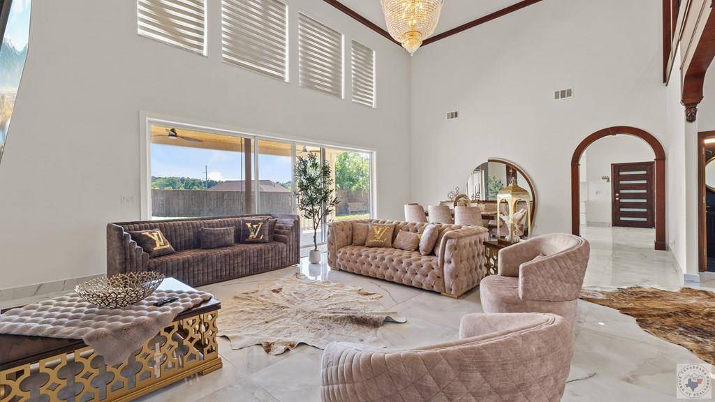 ImpactRealty1's tweet photo. New Listing Price: $679,500
3501 Trotter Ln, Texarkana, TX 75503 is a fantastic property with 4 bedrooms and 4.0 bathrooms.
See more here: https://t.co/8ykHFeP1a6
#NewListing https://t.co/t8gIrs0LRY