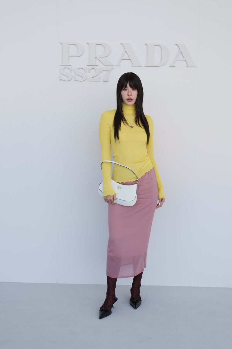 Tipnaree_OFC's tweet photo. Prada Spring Summer 2027 Womenswear Show เมื่อวันที่ 22 กันยายนที่ผ่านมา ณ เมืองมิลาน ประเทศอิตาลี 

NAMTAN BA PRADA SS27
#PradaSS27xNamtan 
#PradaSS27 #Prada 
#NamtanTipnaree
@Prada @NamtanTipnaree https://t.co/4Y6nfBMMqz
