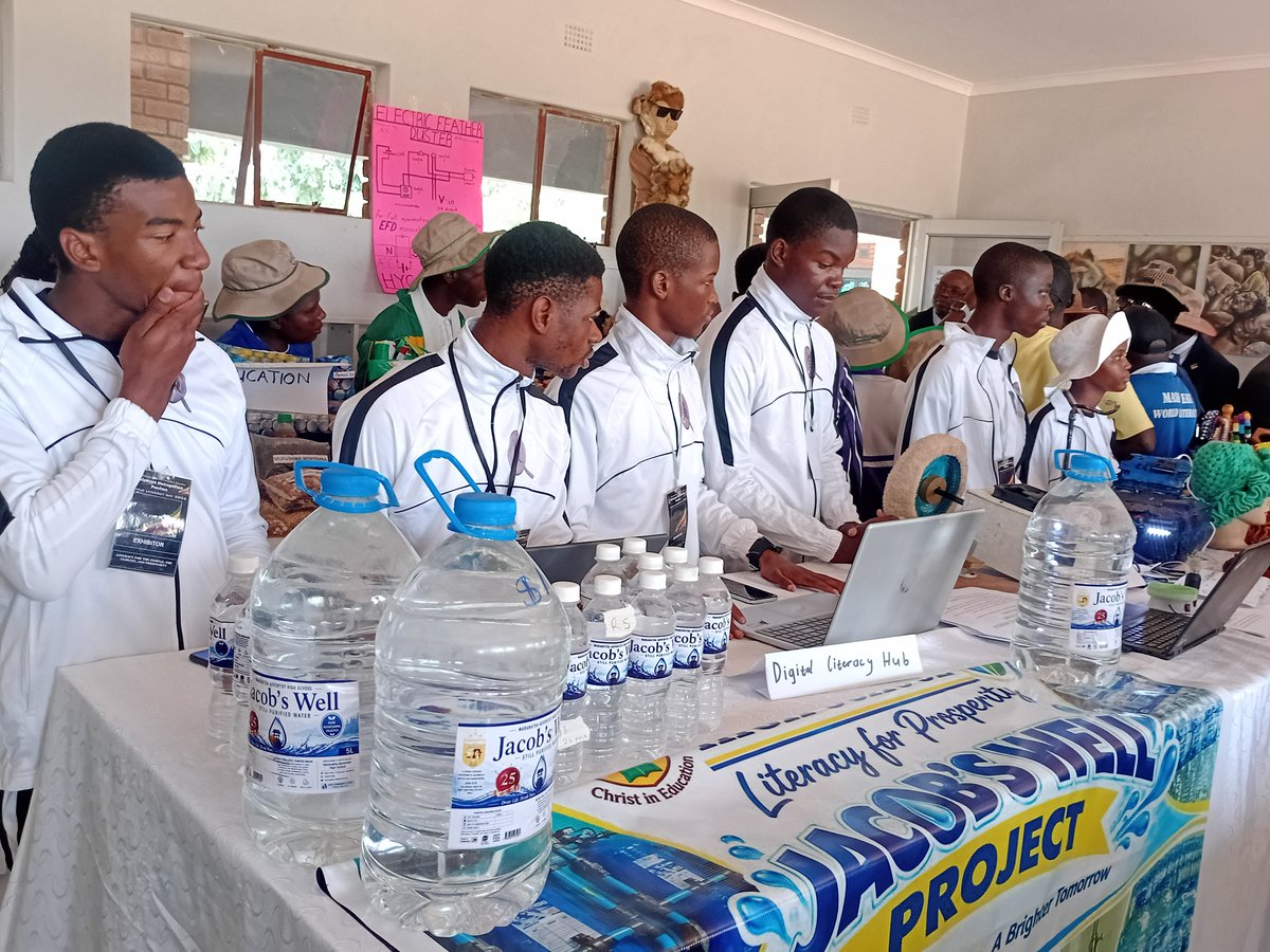 VundlaHazel's tweet photo. Curtains come down at #NASSAF in Beitbridge. https://t.co/LoPPowkrZY
