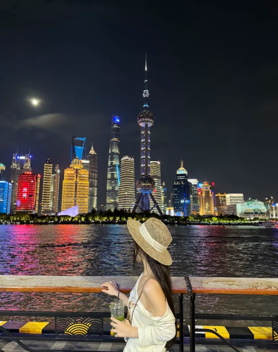 Candelaria8nph's tweet photo. 我以为我忘带了， #上海 #萝莉 摸了下口袋还在 #日常 https://t.co/Mm1l2C9cUp