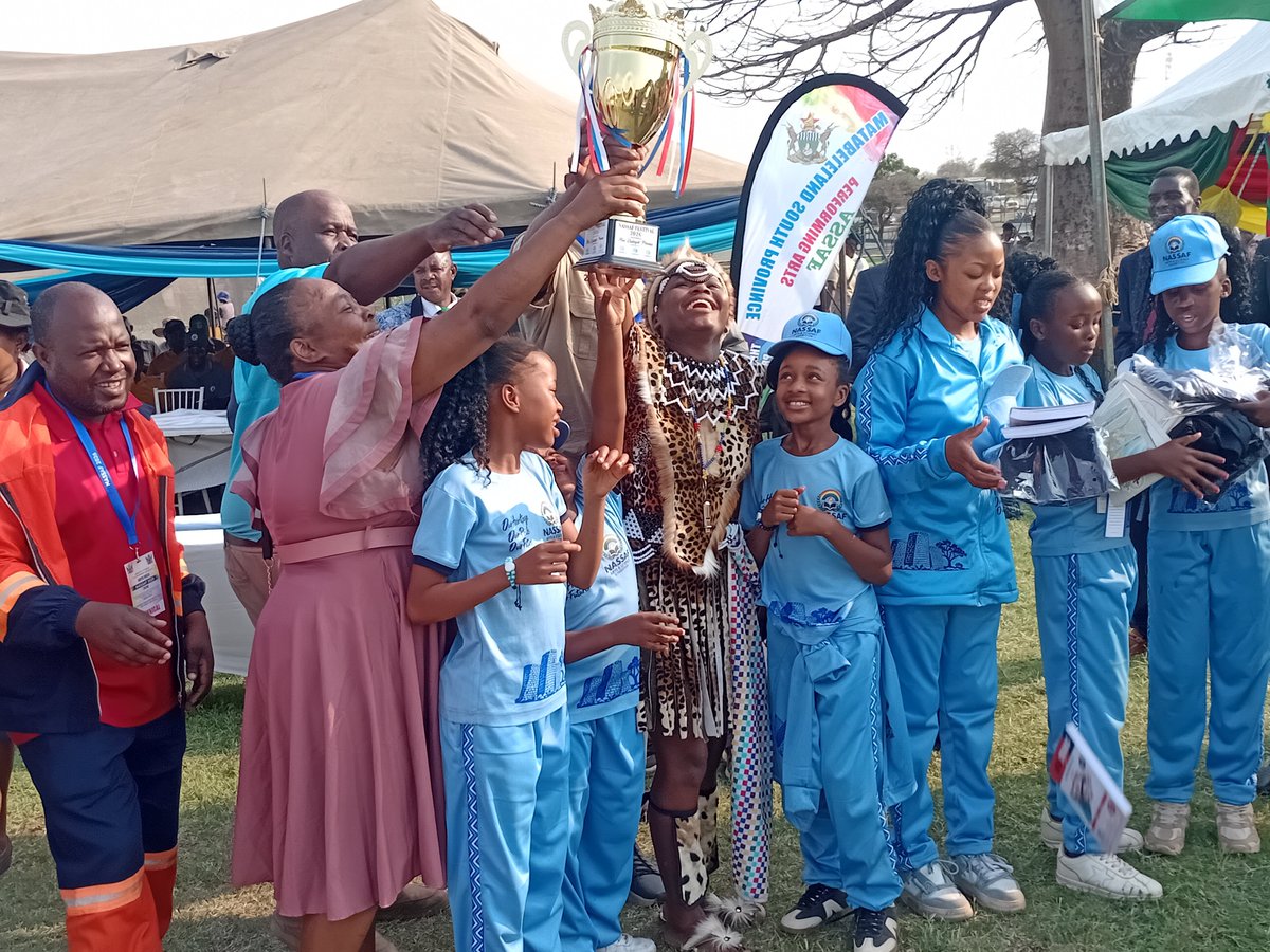 VundlaHazel's tweet photo. Curtains come down at #NASSAF in Beitbridge. https://t.co/LoPPowkrZY