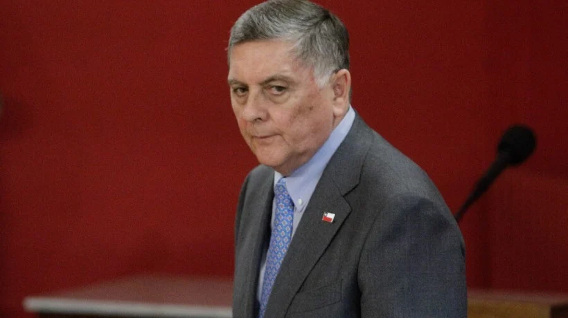 ContrapoderCH's tweet photo. 🔴ALERTA| Interponen demanda en contra del biministro Claudio Alvarado por despido y discriminación
https://t.co/CS3fVGq6gQ https://t.co/Q7prqedE0p