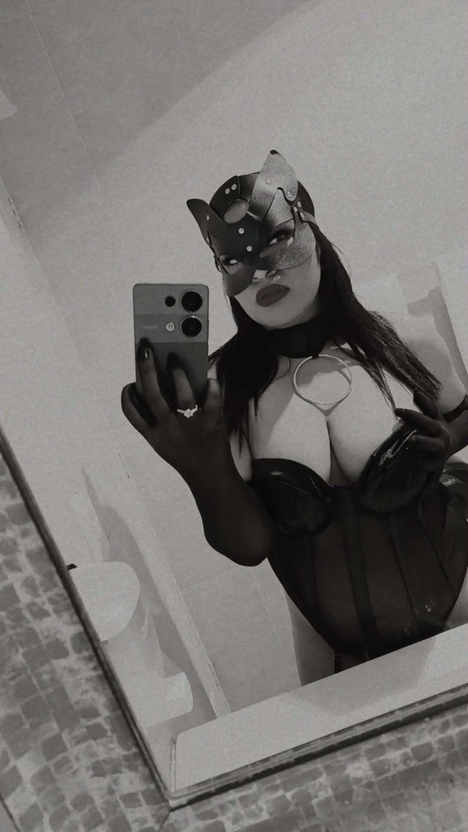 club_sw_leongto's tweet photo. Aporte de seguidor “Buenas noches ..Puedes subir está foto de mi esposa ..que la califiquen ...manden propuestas y que le harían” 😈🥵 https://t.co/ryjN7IgZfm