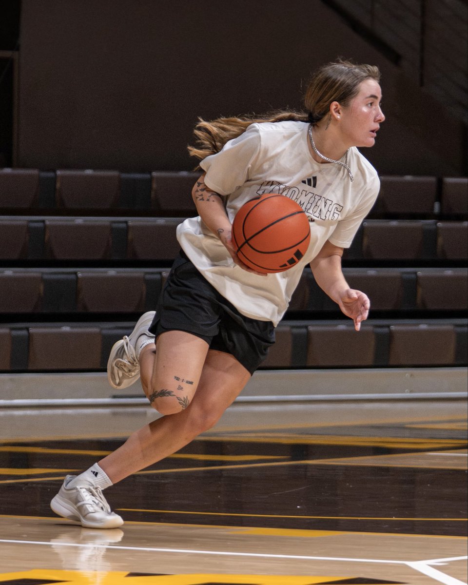 wyo_wbb's tweet photo. Meet the Cowgirls 🤠🏀: #3 Payton Muma https://t.co/BODj7BPS0A