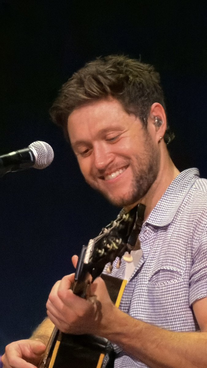 niallxupdates_'s tweet photo. 📸 | Niall on stage last night in Newcastle 💙

via @blowjobrrry &amp; @homeofsexualz 

#DPLOTNewcastle https://t.co/5kdbKKapOm
