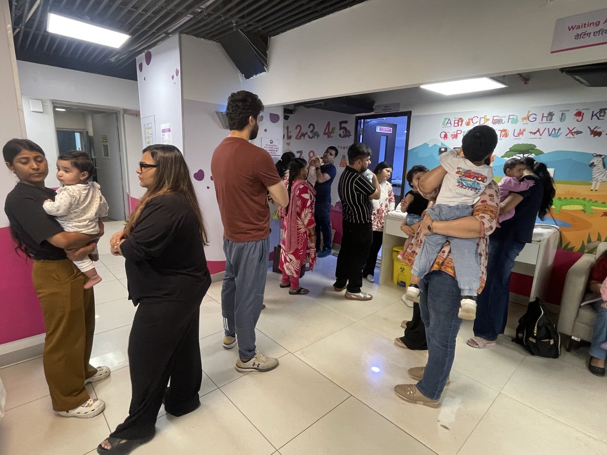 Trueeindians's tweet photo. Look how kids and patients are waiting
Due to lack of seats in @cloudninepatparganj
#maternity hospital
Sofas removed here https://t.co/pCThwbRSBe