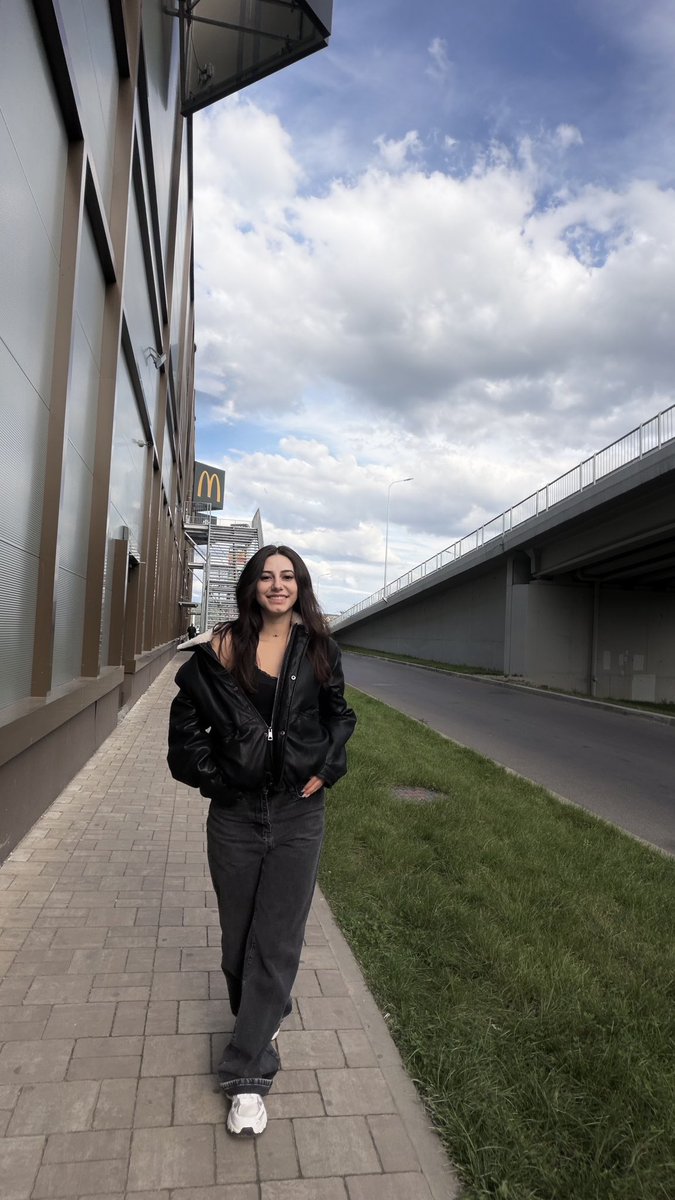 alexandra21aaa's tweet photo. Ce faceți? https://t.co/2S06B4Q6Rk