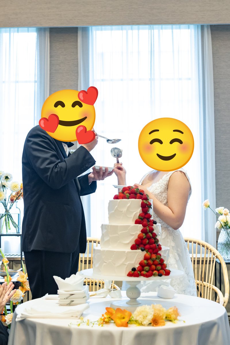 kotyou4989's tweet photo. あとこれは私事のただの嬉しいの自慢したいだけなんですが、結婚いたしました〜！！！！！
かと言ってライフスタイルは変わりませんので、今後とも一緒に遊んでください😊 https://t.co/ZA51qopf6a