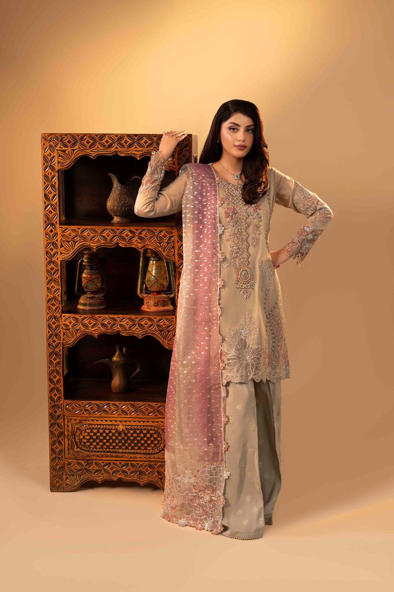 Dream_Fashions's tweet photo. Pista meets ash — soft formal polish ✨
Pista / Ash PRET | ZR-2543 — ₨ 9,000 – 9,200
https://t.co/ypfSDXWIXq
#DreamFashions #PakistaniSuits #FormalSuits #PretWear #ReadyToWear #EmbroideredSuits #PartyWear #WeddingGuestOutfit #LuxuryPret #WomenFashionPakistan #KarachiFashion #OnlineShoppingPakistan