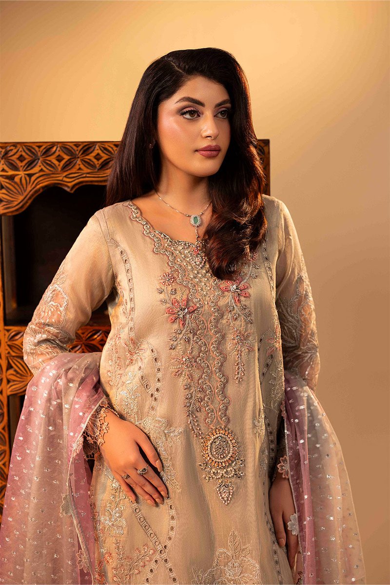 Dream_Fashions's tweet photo. Pista meets ash — soft formal polish ✨
Pista / Ash PRET | ZR-2543 — ₨ 9,000 – 9,200
https://t.co/ypfSDXWIXq
#DreamFashions #PakistaniSuits #FormalSuits #PretWear #ReadyToWear #EmbroideredSuits #PartyWear #WeddingGuestOutfit #LuxuryPret #WomenFashionPakistan #KarachiFashion #OnlineShoppingPakistan