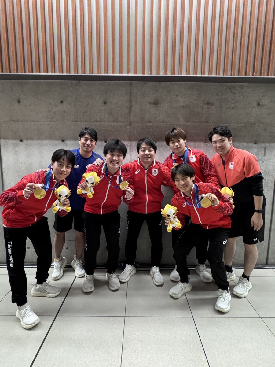sora0429's tweet photo. アジア競技大会　男子団体戦優勝できました🥇
沢山の応援ありがとうございました。
明日からも頑張ります！ https://t.co/fC0Lt2ZfpM