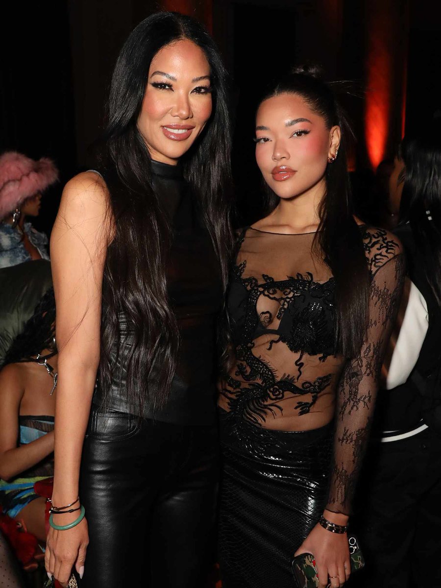 paige__gm's tweet photo. Kimora Lee Simmons with her daughter, Ming Lee Simmons.

In 2004                                                      In 2026 https://t.co/nUTK5fItpi