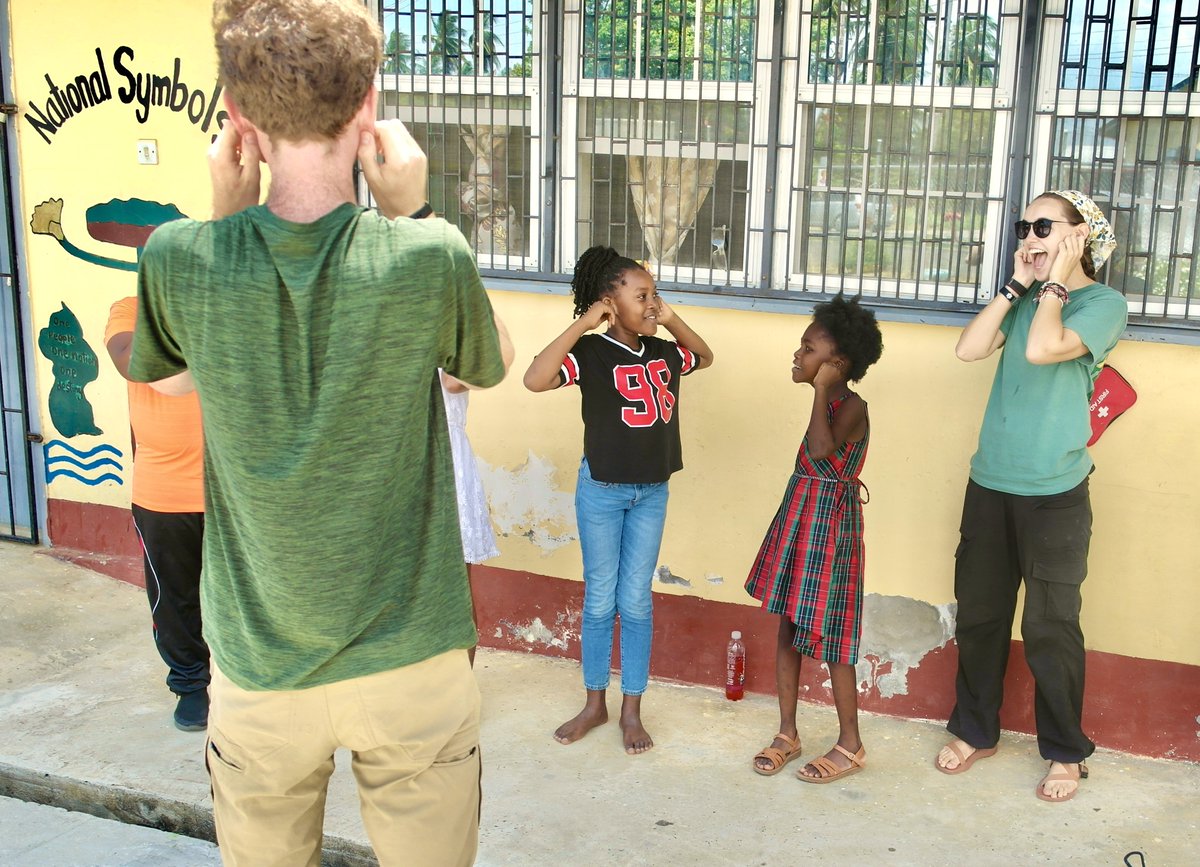peacecorpguyana's tweet photo. #PeaceCorps Volunteer Anneliese organized a reading camp over the summer. The four-day camp began with story time each day before focusing on story development and fundamentals. 
Huge thanks to the teachers, other school staff and fellow Volunteers who supported this camp! 📖📚🎨 https://t.co/R5pDEEoG6W