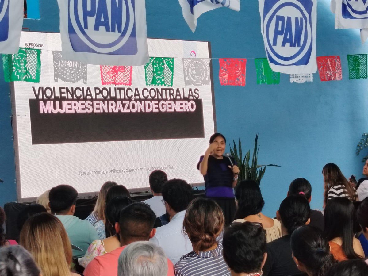 PANqueretaro's tweet photo. El liderazgo de las mujeres se defiende con hechos y capacitación. 💙

Así vivimos la ponencia de Eufrosina Cruz en Jalpan, un espacio necesario para reflexionar, aprender y defender los derechos de las mujeres. #CuidarJalpan https://t.co/TWfpJzJPsf