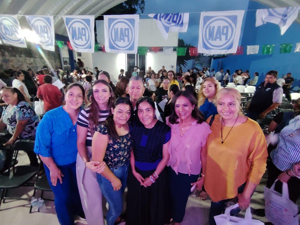 PANqueretaro's tweet photo. El liderazgo de las mujeres se defiende con hechos y capacitación. 💙

Así vivimos la ponencia de Eufrosina Cruz en Jalpan, un espacio necesario para reflexionar, aprender y defender los derechos de las mujeres. #CuidarJalpan https://t.co/TWfpJzJPsf