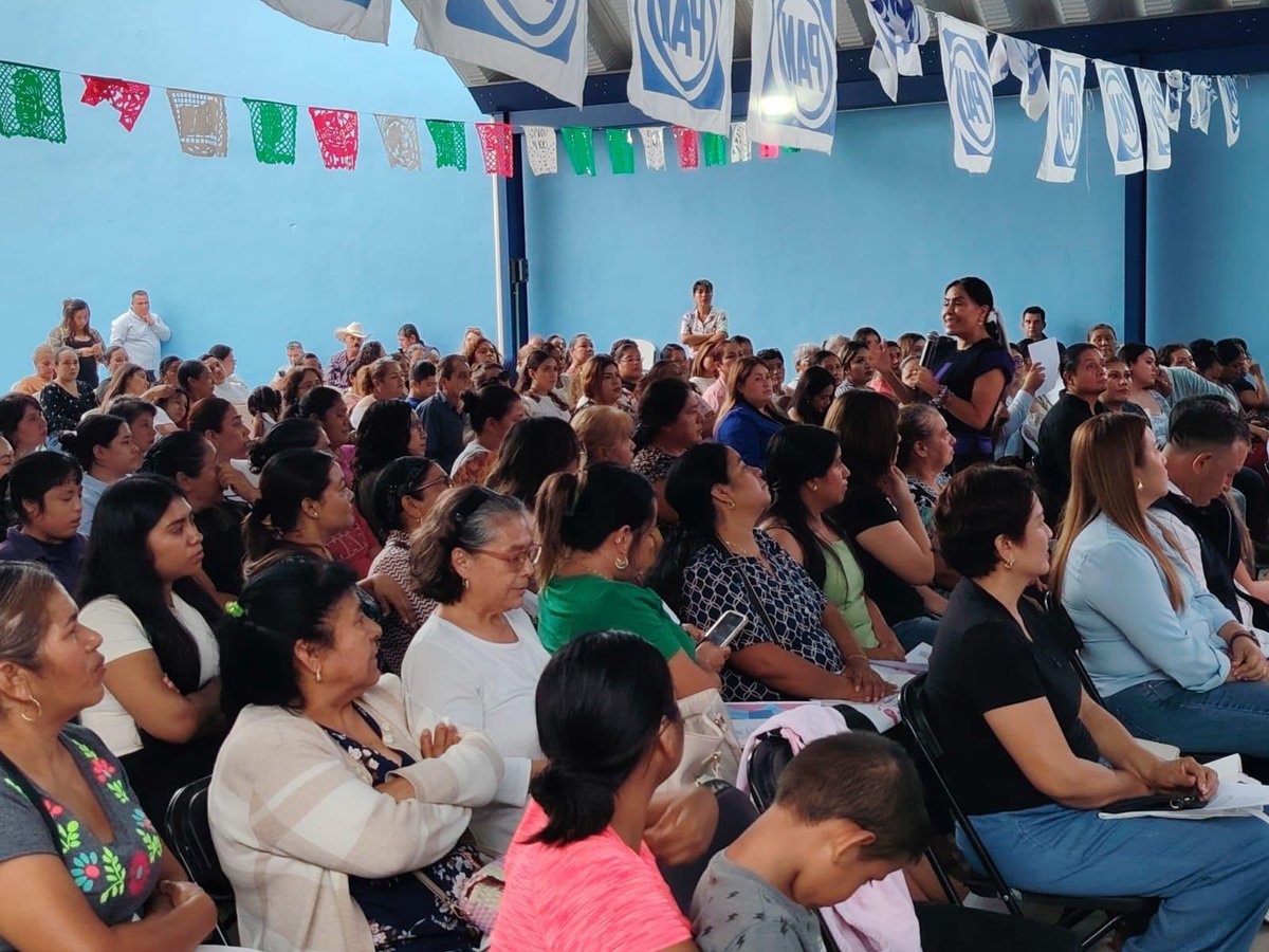 PANqueretaro's tweet photo. El liderazgo de las mujeres se defiende con hechos y capacitación. 💙

Así vivimos la ponencia de Eufrosina Cruz en Jalpan, un espacio necesario para reflexionar, aprender y defender los derechos de las mujeres. #CuidarJalpan https://t.co/TWfpJzJPsf