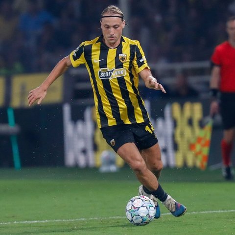 CroatiaFooty's tweet photo. 🎙️ Lovro Majer on his start at AEK Athens:
"Yes, I'm doing well. I started the season well, and having a lot of our guys here has certainly helped me. Vida is here, of course, as is Luka Jović.
The club is phenomenal, everyone lives for football, everything is well organised, and I ended up there. We have a great team, I'm enjoying football and I feel great."