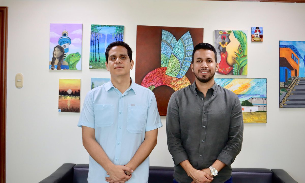 ATMGuayaquil's tweet photo. Mantuvimos una reunión con el Subsecretario del Ministerio de Educación, con el objetivo de coordinar acciones conjuntas que contribuyan a una movilidad más segura y ordenada para la comunidad educativa. 🚦🏫

Seguimos sumando esfuerzos por la seguridad vial en Guayaquil. https://t.co/hHU8qQPxlY
