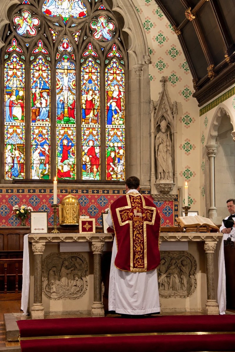 Englishremnant's tweet photo. The Anglican Church is fully apostolic: rooted in the ancient Church, preserving the historic episcopate, the sacraments, the creeds and the faith handed down from the Apostles. It did not begin at the Reformation. Rome disagrees. But it doesn't matter what Rome says. Rome has zero authority in England since it went rogue 🏴󠁧󠁢󠁥󠁮󠁧󠁿